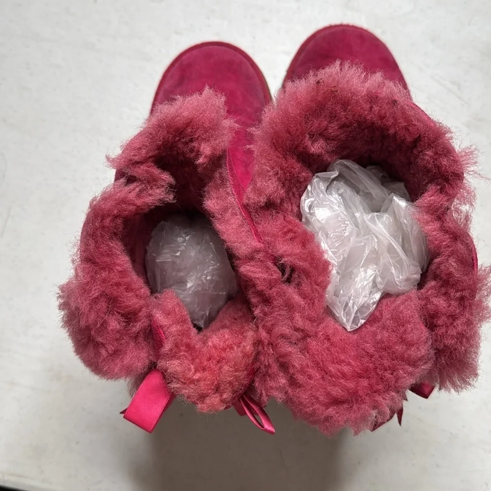 UGG Bailey Bow II Raspberry Pink Shearling Boots Kids Girl Size 4 USED CONDITION